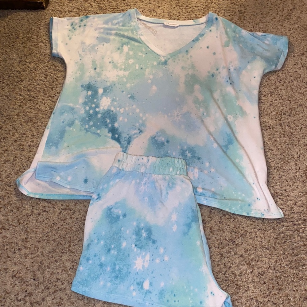 Womens tie dye T-shirt/shirt set
